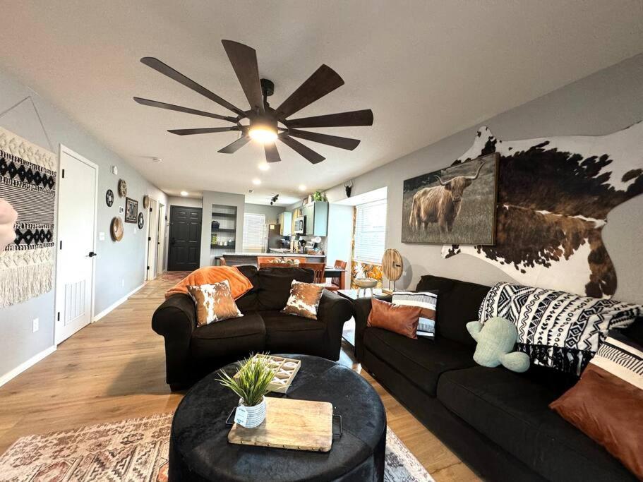 Modern Comfort: Updated Cozy Condo In Indian Point Branson Exterior photo